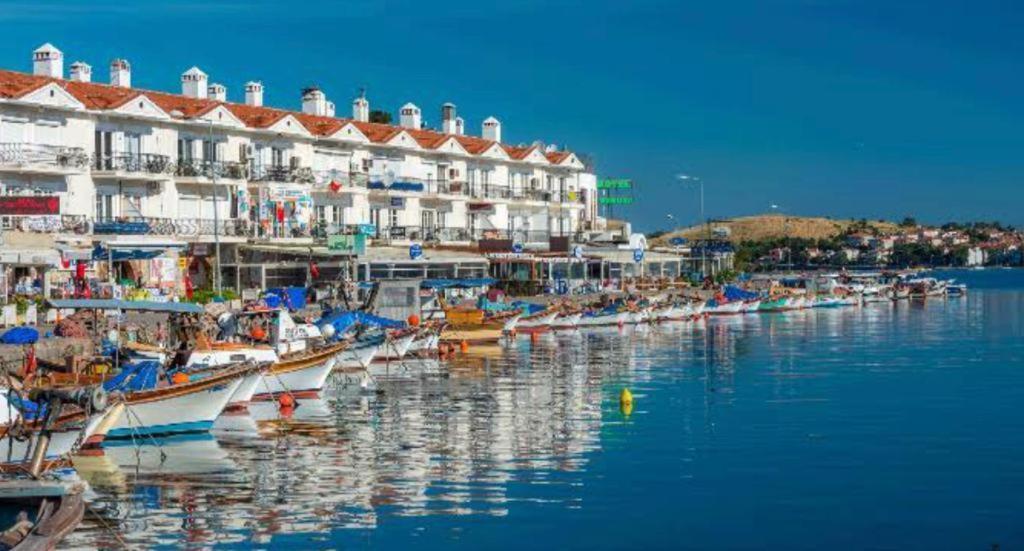 Palmiye Konuk Evi Foça Bagian luar foto