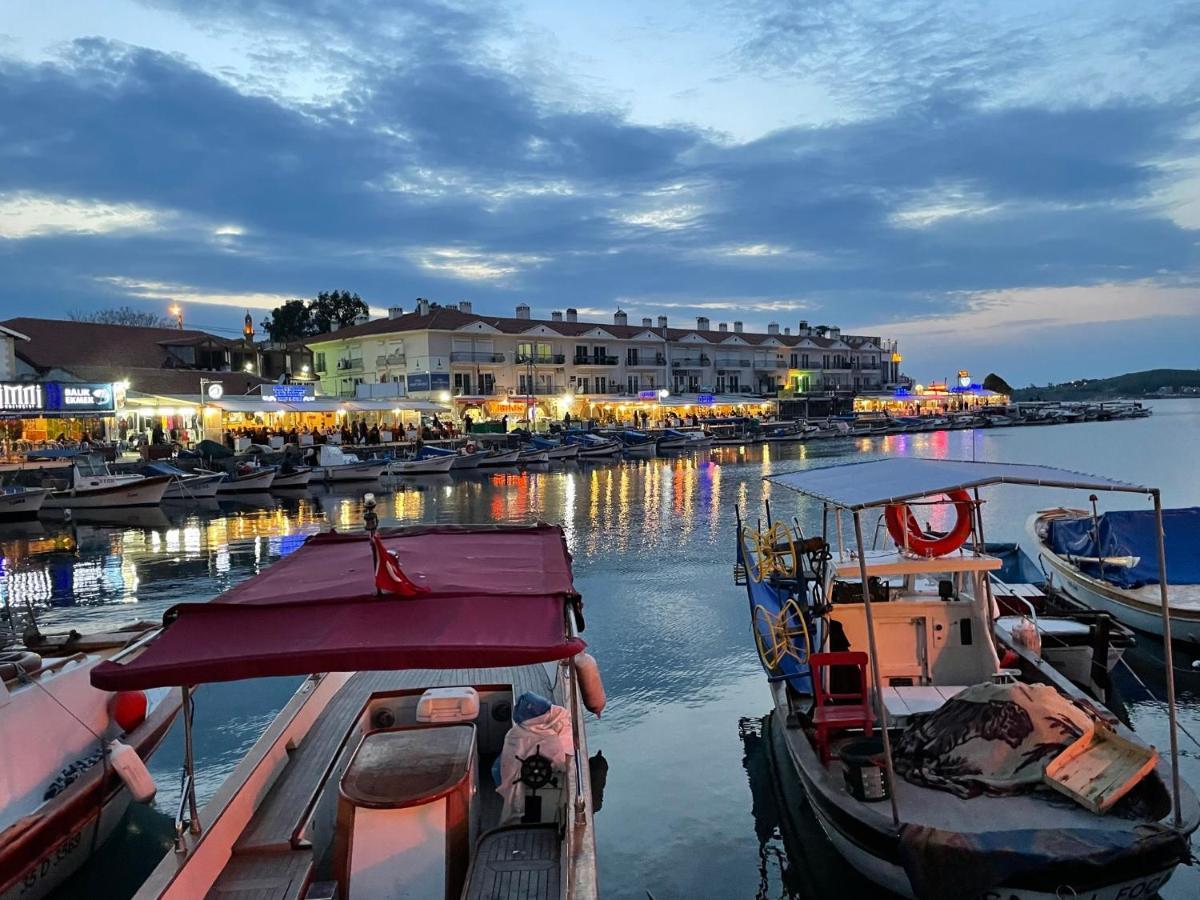 Palmiye Konuk Evi Foça Bagian luar foto