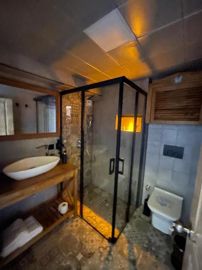 Palmiye Konuk Evi Foça Bagian luar foto