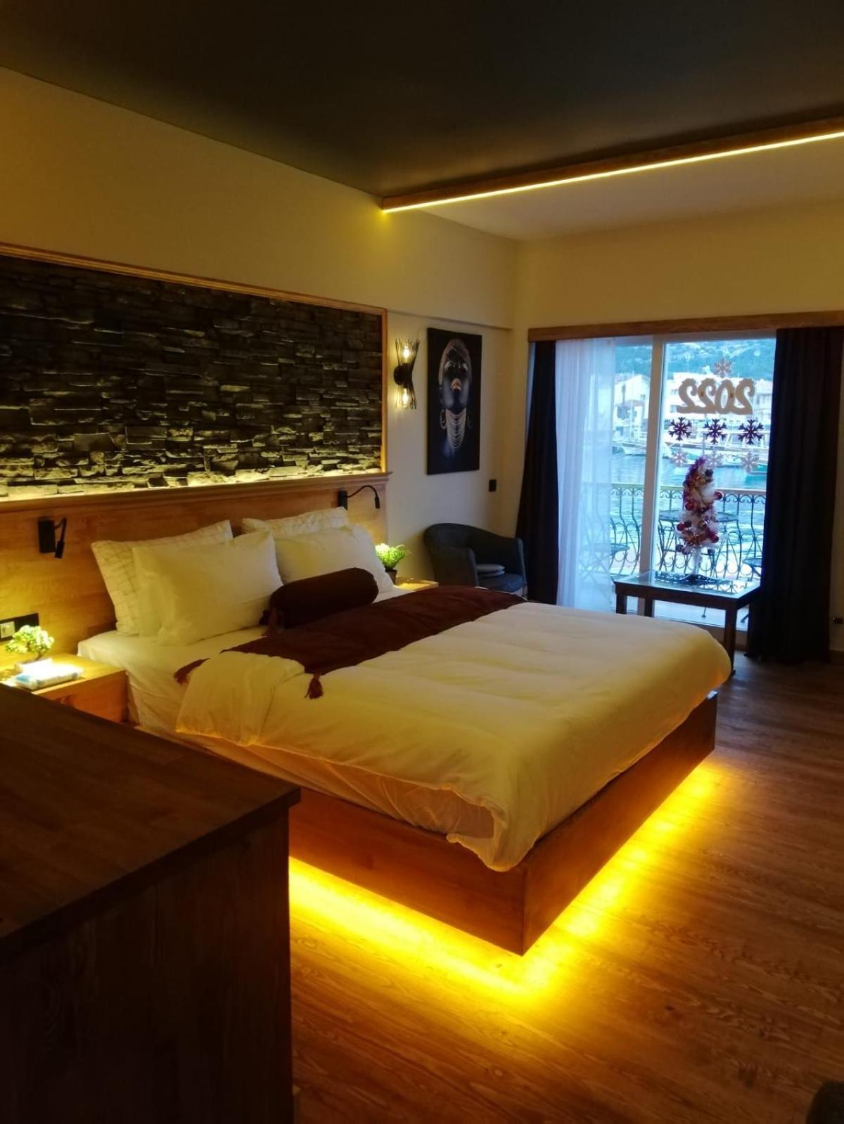 Palmiye Konuk Evi Foça Bagian luar foto