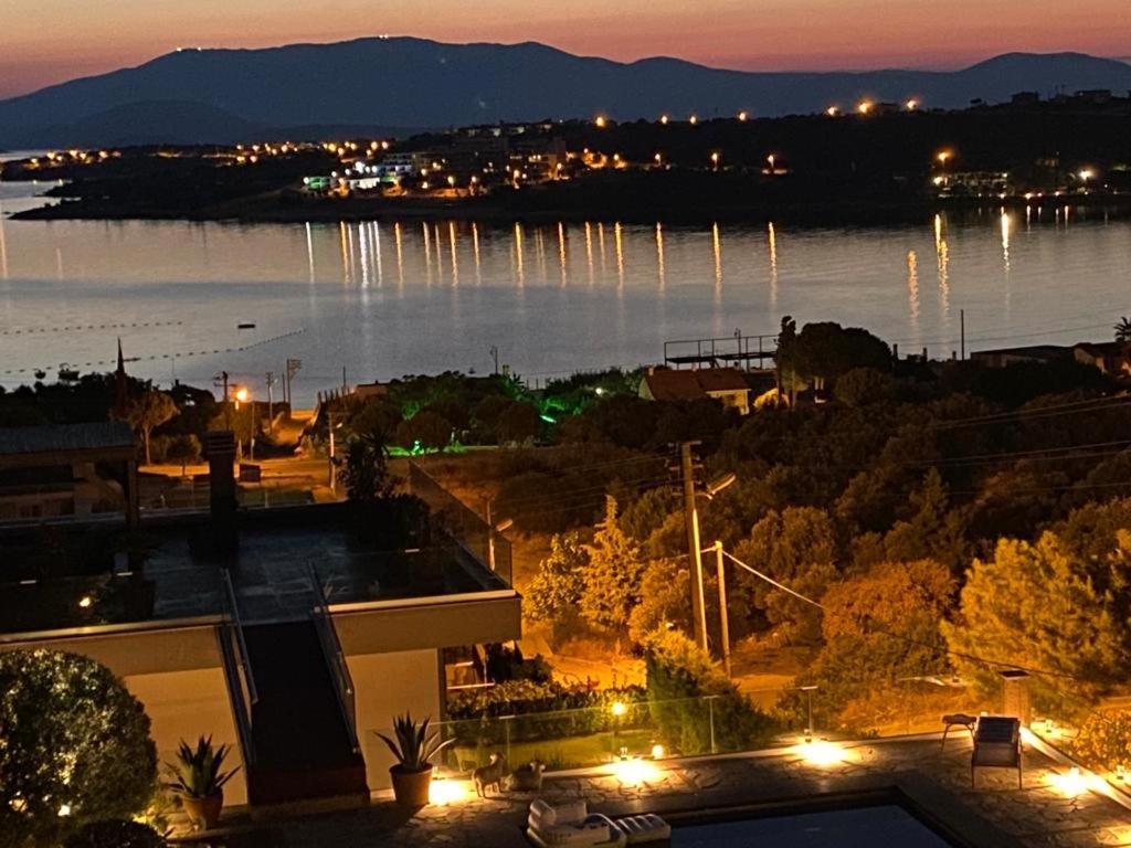 Palmiye Konuk Evi Foça Bagian luar foto